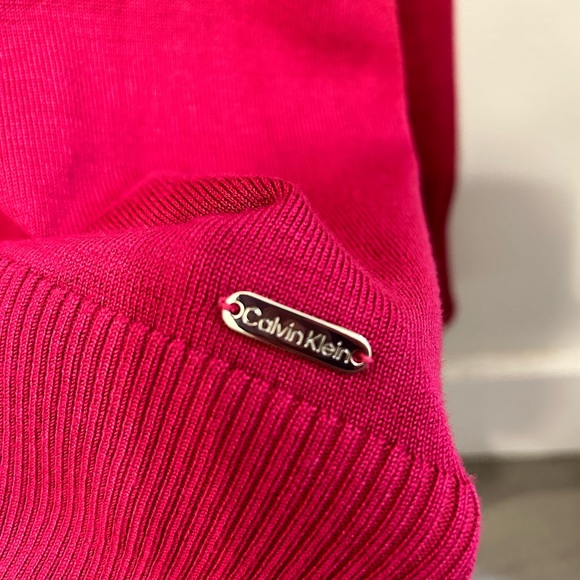 Calvin Klein Sweater - Picture 3 of 5